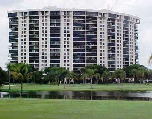 Property Photo:  2450 Presidential Way 407  FL 33401 