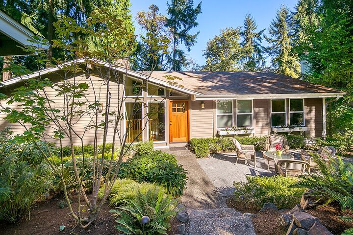 11024 SE 25th St  Bellevue WA 98004 photo