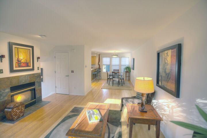 Property Photo: 4519 NE 55th St WA 98105