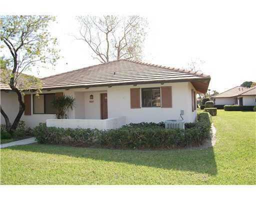 Property Photo:  807 Club Drive  FL 33418 