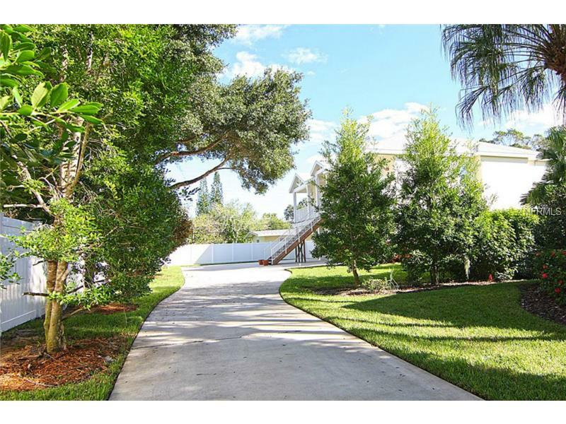 Property Photo:  4031 Redbird Circle N  FL 34231 