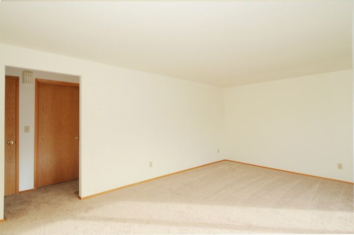 Property Photo: 705 6th St SE WA 98002