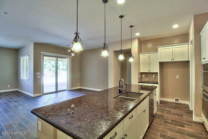 Property Photo: 2944 E Oriole Drive AZ 85297
