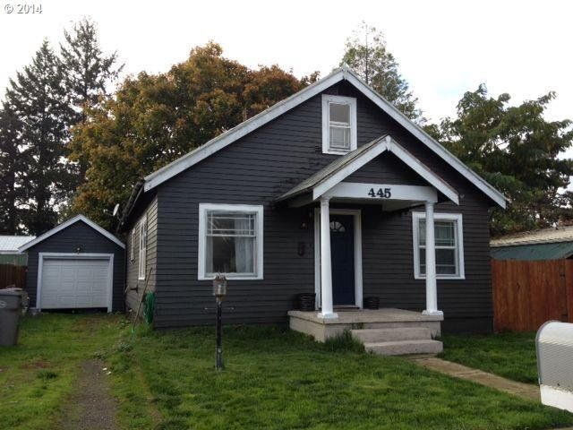 Property Photo:  445 Juniper St  OR 97448 