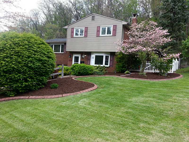 Property Photo:  3307 Eisenhower Drive  PA 15131 