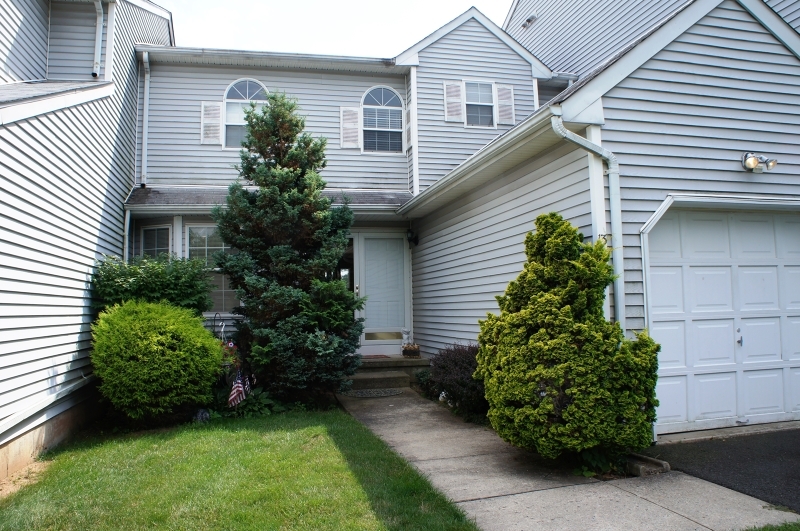 Property Photo:  13 Apache Way  NJ 08876 