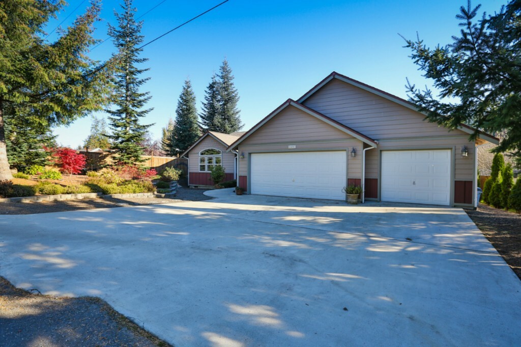 Property Photo:  2487 Flower Ave  WA 98366 