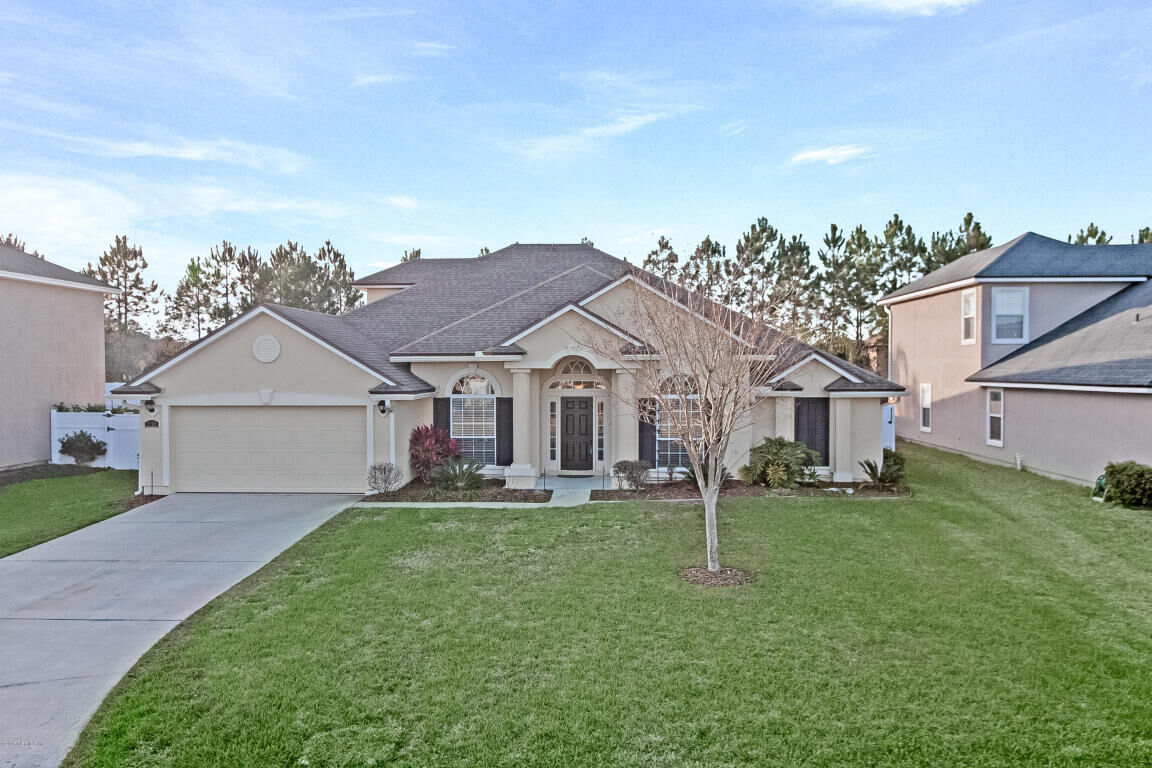 Property Photo: 2221 Cascadia Court FL 32092
