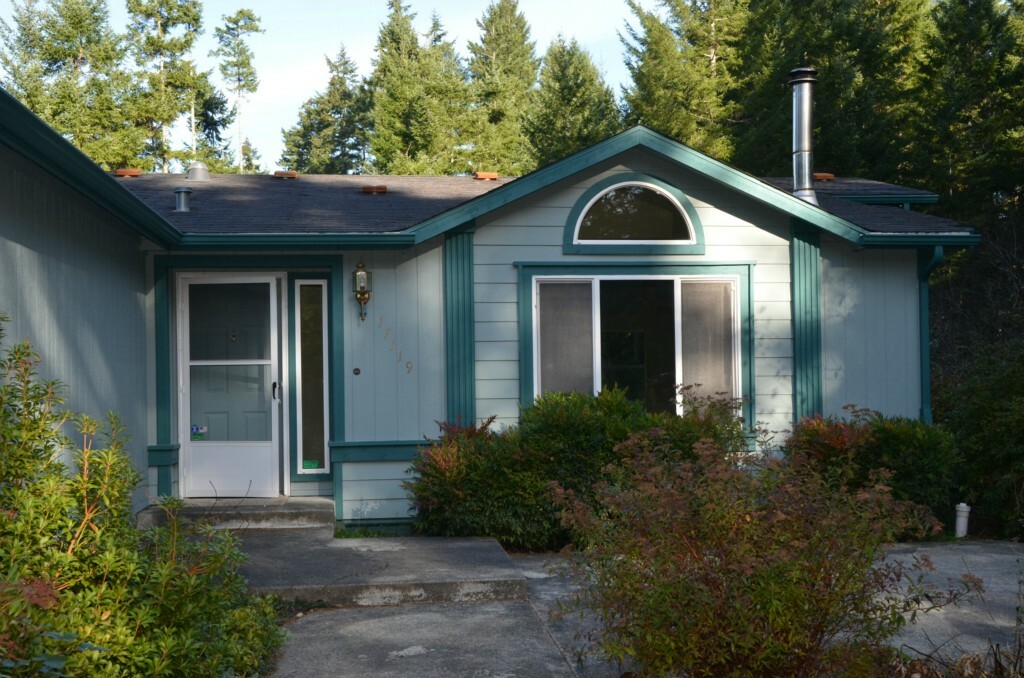 Property Photo:  17119 152nd St Kpn  WA 98329 