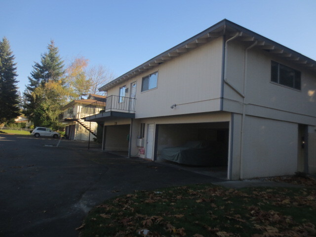 Property Photo: 426 213th Place SW 20D WA 98021