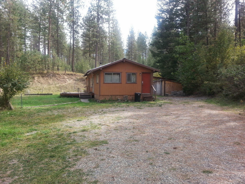 Property Photo:  1045 Philleo Rd  WA 99101 