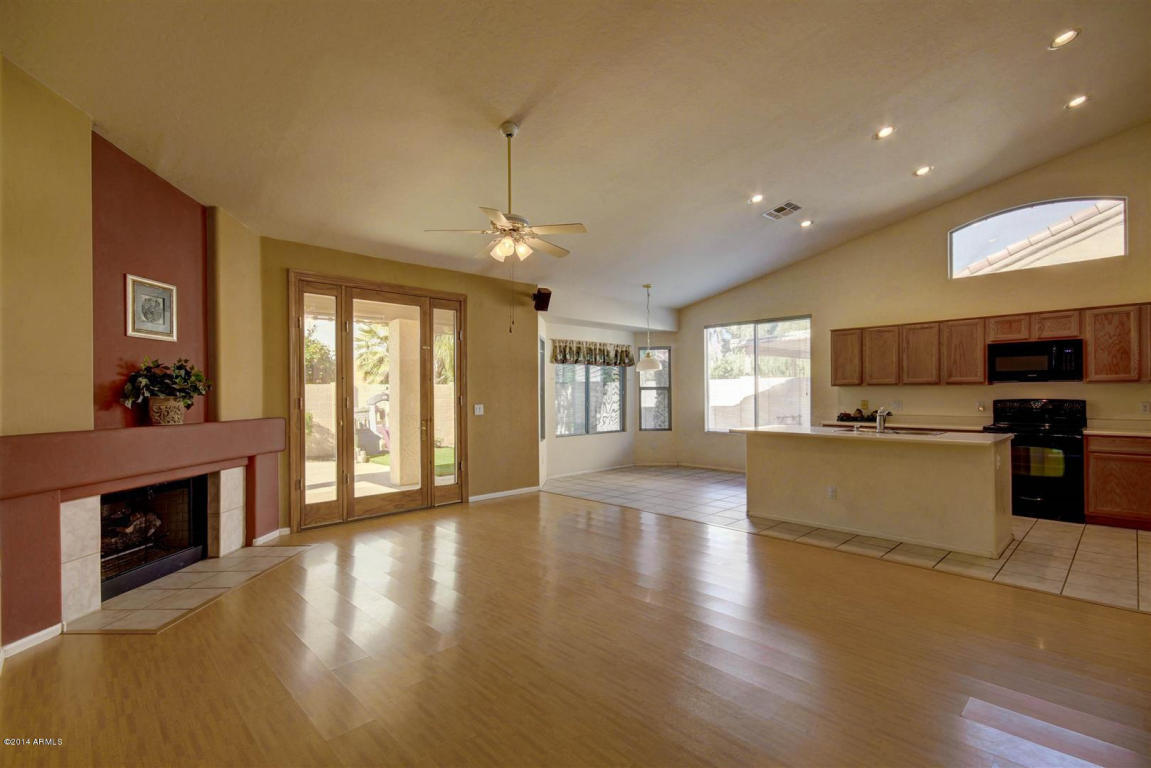 Property Photo:  2402 S Revolta Street  AZ 85209 