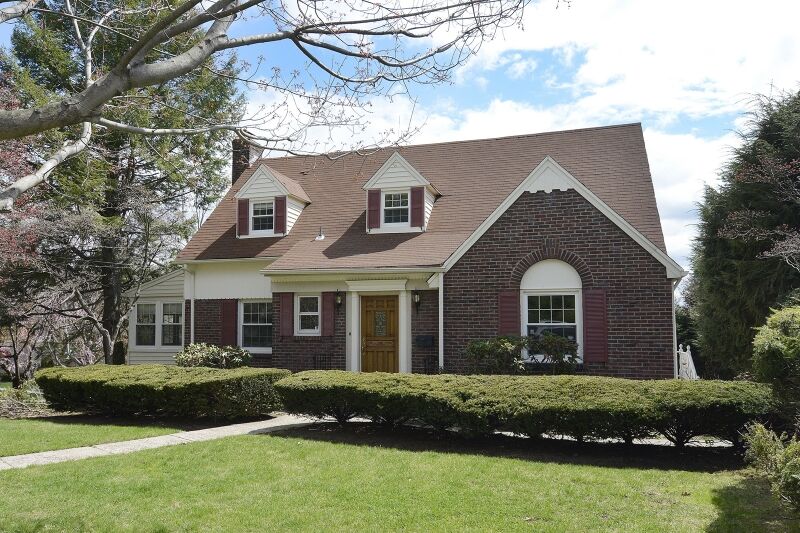 Property Photo: 10 Hillview Ter NJ 07452