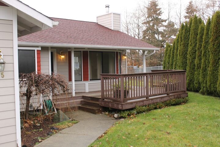 Property Photo: 1105 S 21st Ct WA 98273
