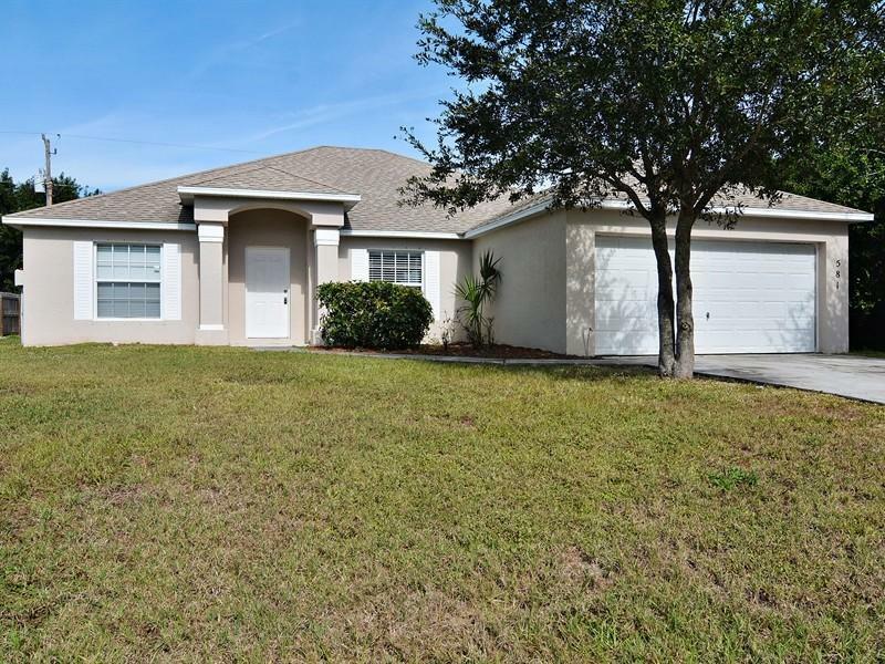 Property Photo:  581 SW Rabbit Avenue  FL 34953 