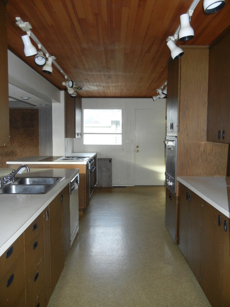 Property Photo: 2328 N Winnifred St WA 98406