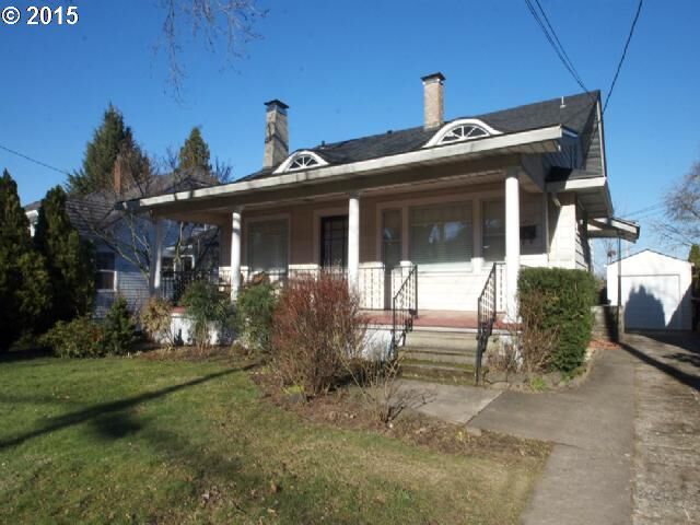 Property Photo: 3445 NE Multnomah St OR 97232