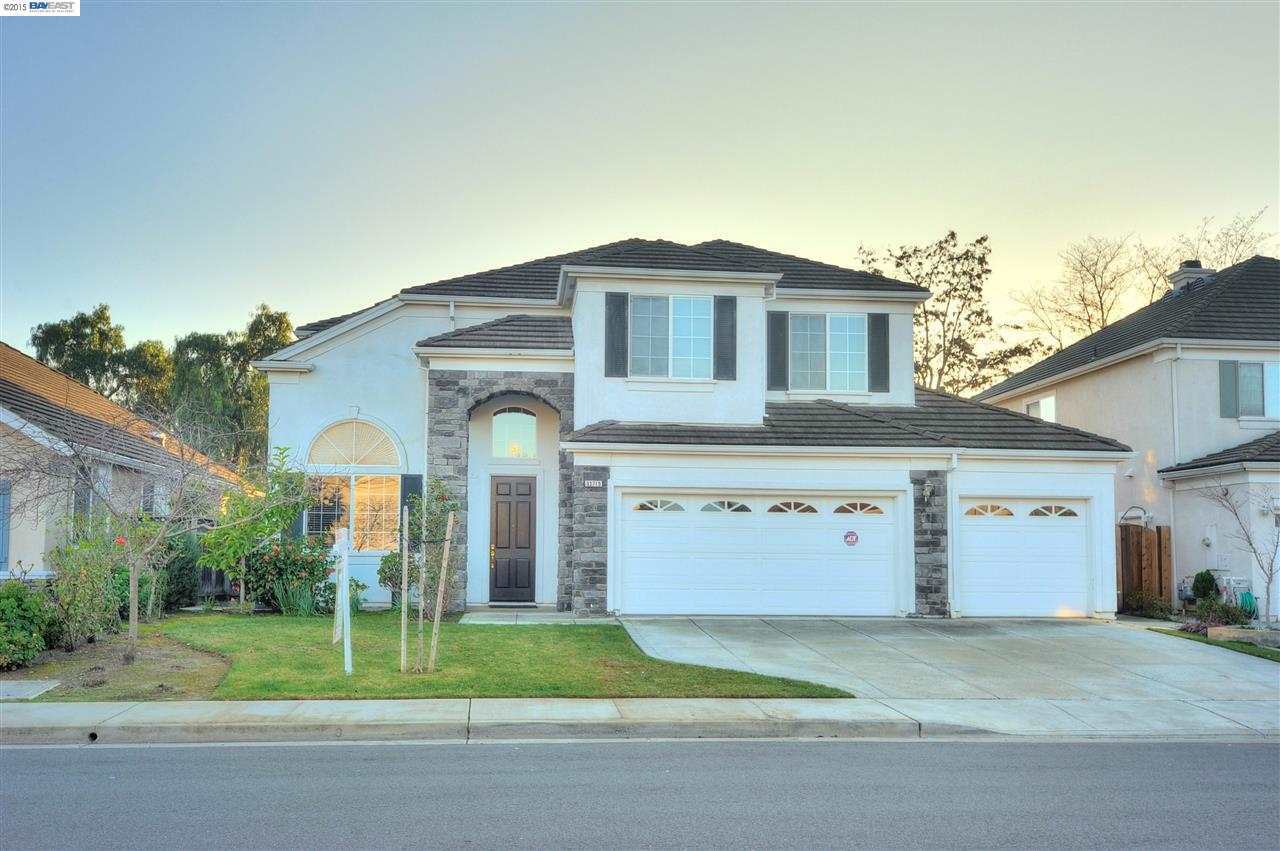 Property Photo:  33715 Heritage Way  CA 94587-4339 