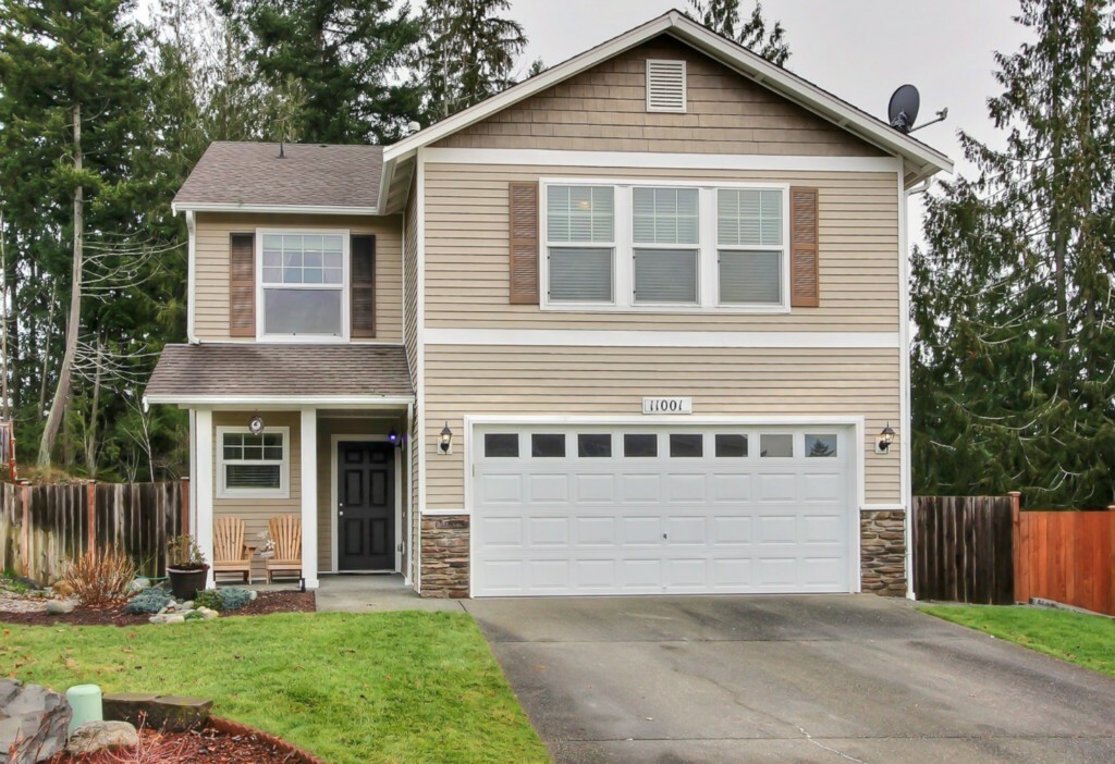 Property Photo: 11001 179th Av Ct E WA 98391