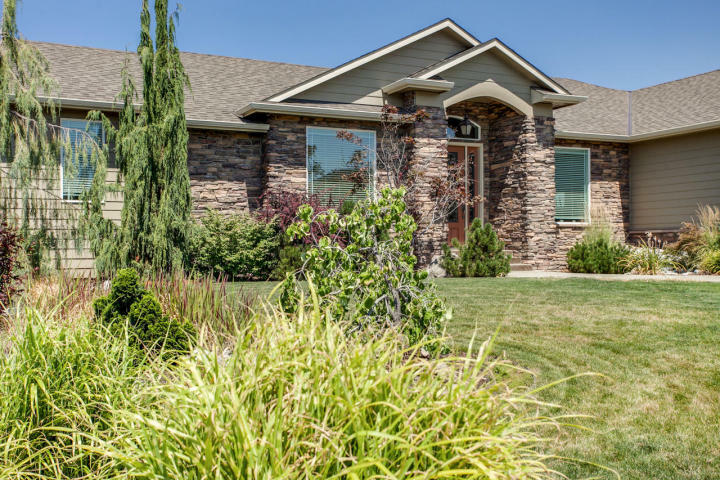 Property Photo: 107 Springhill Dr WA 98802