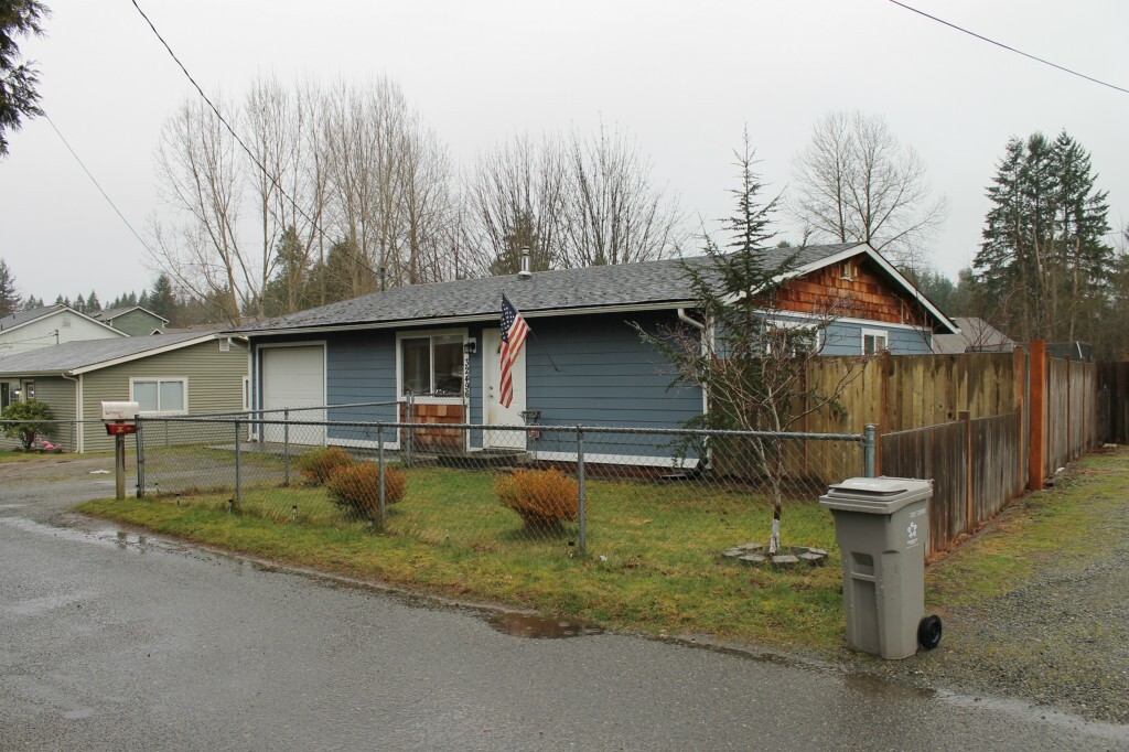 Property Photo: 32496 Union Dr WA 98010