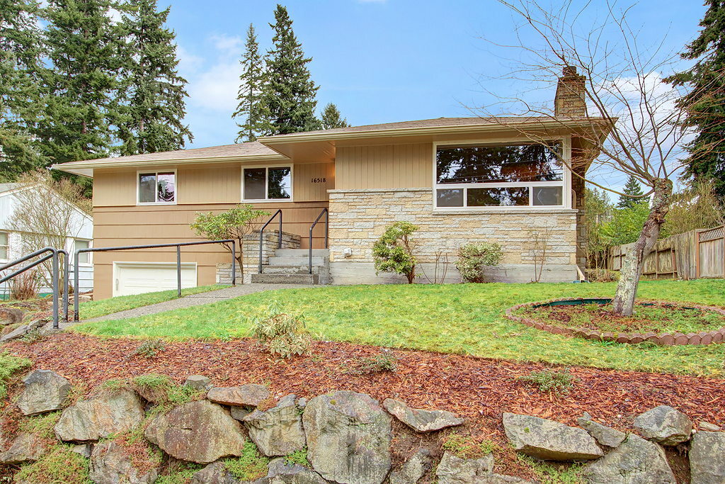 Property Photo:  16518 Fremont Ave N  WA 98133 