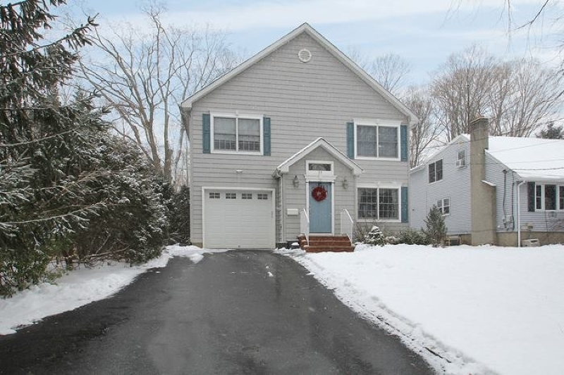 Property Photo:  39 Lincoln St  NJ 07068 