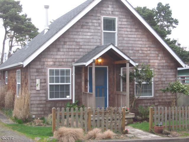 Property Photo: 1332 19th Street OR 97367