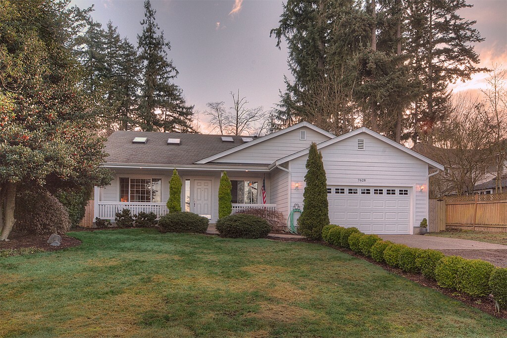 Property Photo: 7628 114th Place SE WA 98056