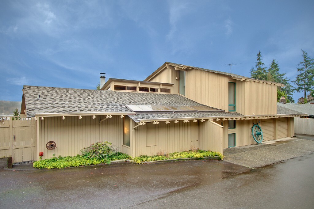 Property Photo: 15803 61st Lane NE WA 98028