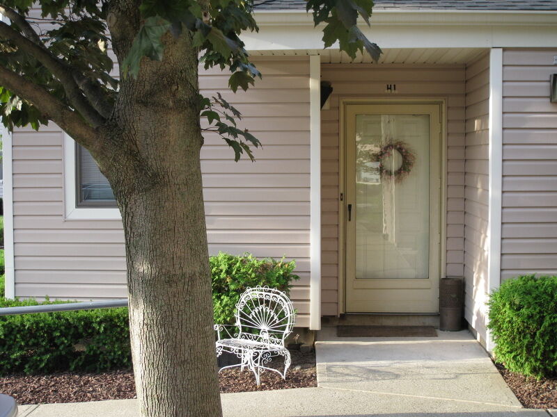 Property Photo: 136 Changebridge Rd Apt H1 NJ 07045