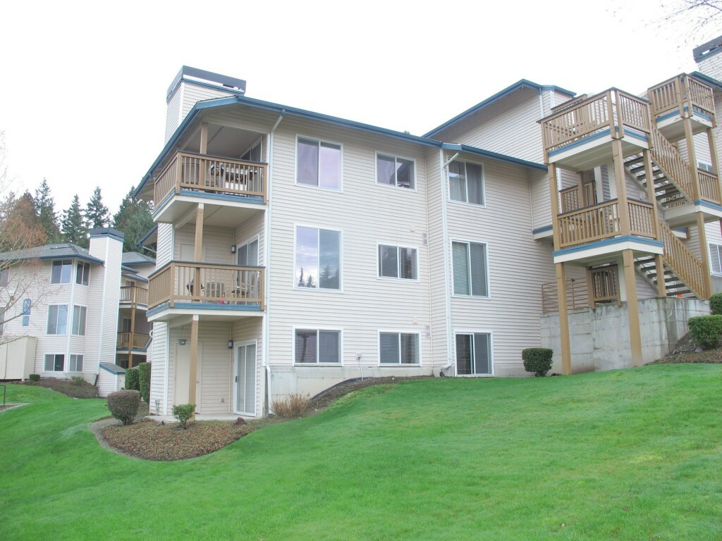 Property Photo: 3905 243rd Place SE M102 WA 98021