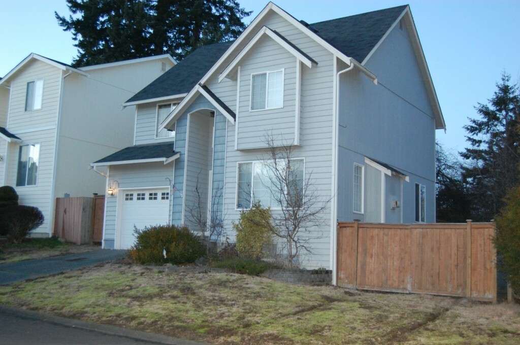 Property Photo:  1221 126th St Ct E  WA 98445 