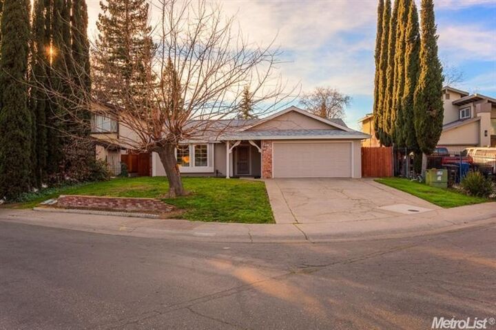 5851 Yeoman Way  Citrus Heights CA 95610 photo