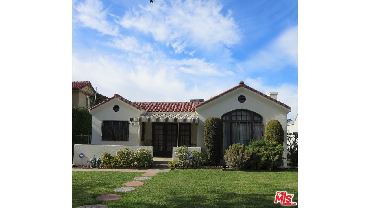 Property Photo:  853 S Muirfield Rd  CA 90005 