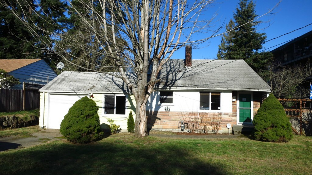 Property Photo:  930 163rd St  WA 98133 