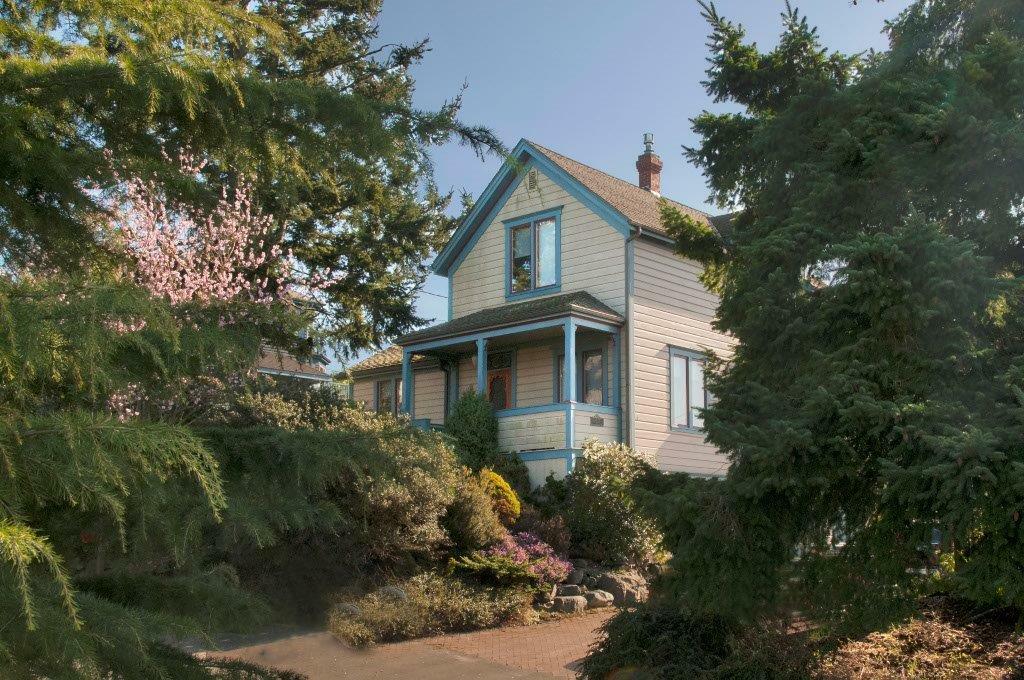 Property Photo:  1827 Van Ness St  WA 98368 