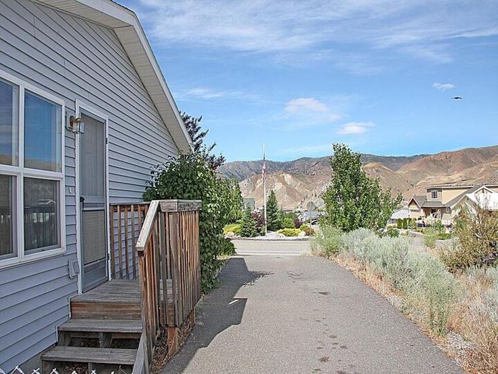 Property Photo:  101 E Entiat Dr  WA 98843 
