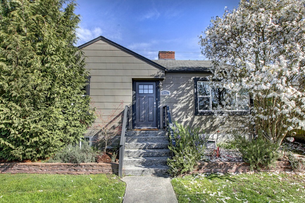 Property Photo: 4812 47th Ave SW WA 98116