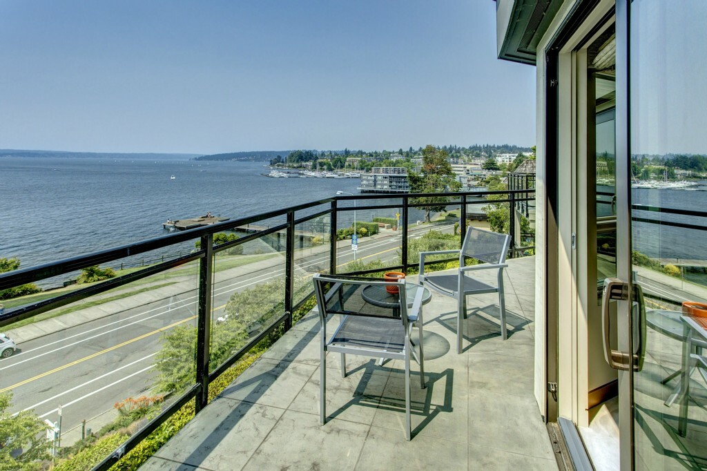 Property Photo: 725 1st St S 303 WA 98033