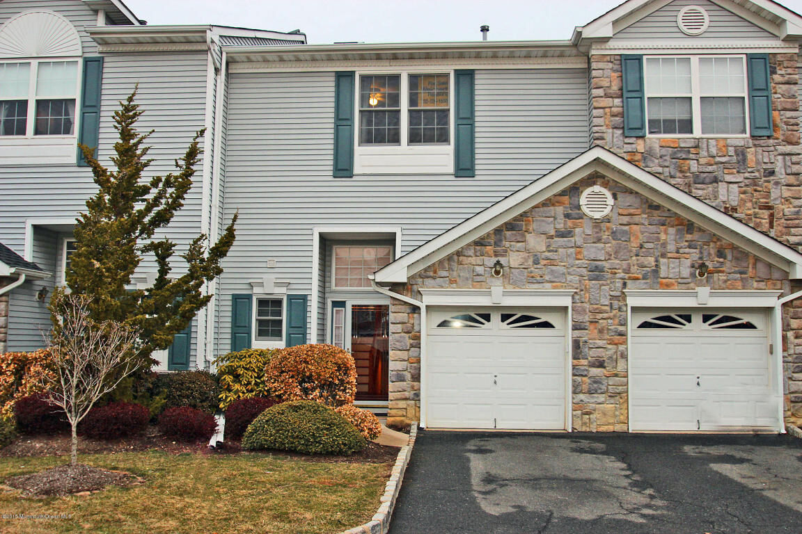 Property Photo:  4 Linda Court  NJ 08879 