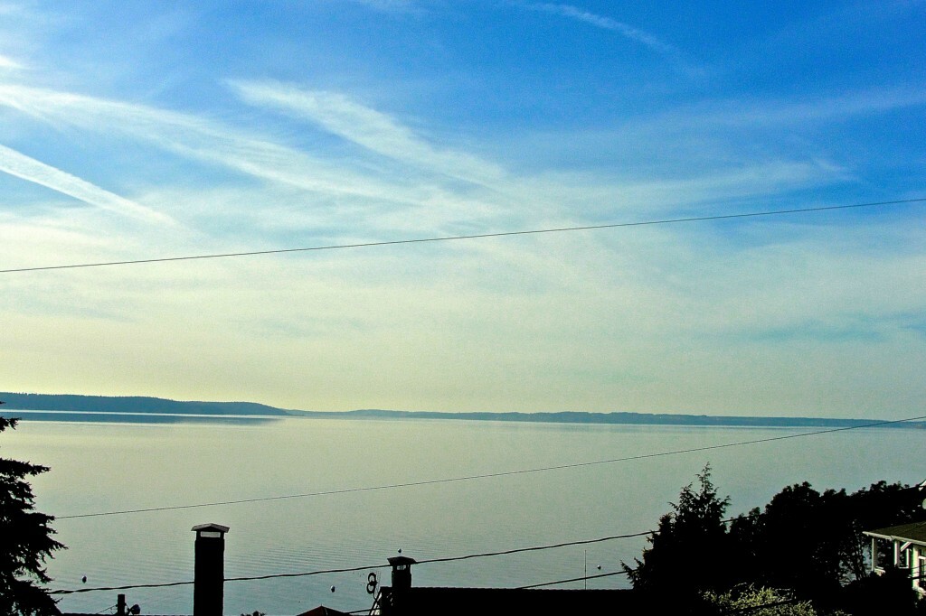 Property Photo: 355 N Sunset Dr WA 98282
