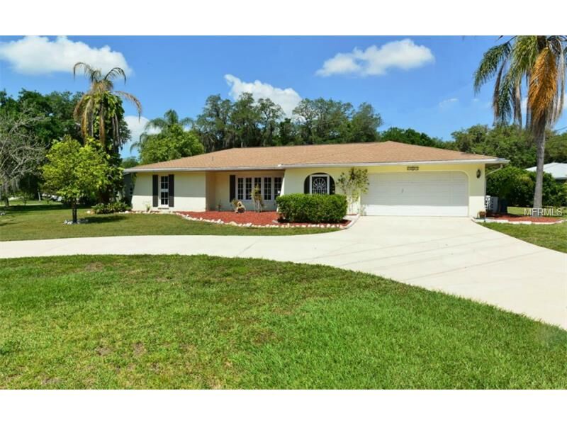 Property Photo:  4807 W Country Club Drive  FL 34243 