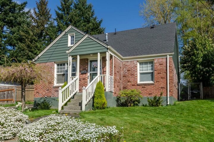 Property Photo:  137 Harvard Ave  WA 98466 