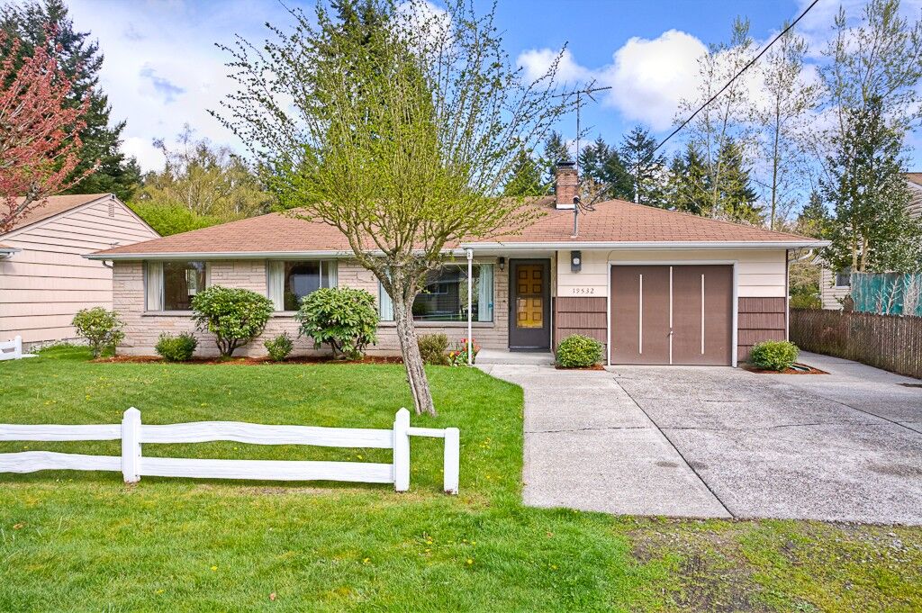 Property Photo: 19532 Burke Ave N WA 98133