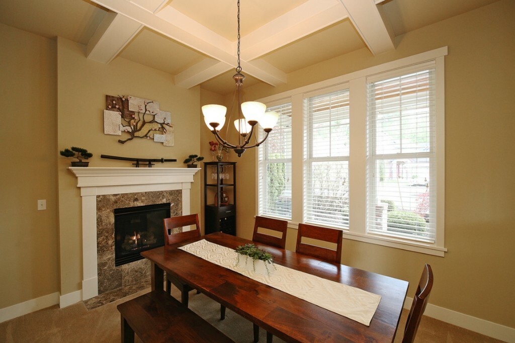 Property Photo:  2948 NE Davis Lp  WA 98029 