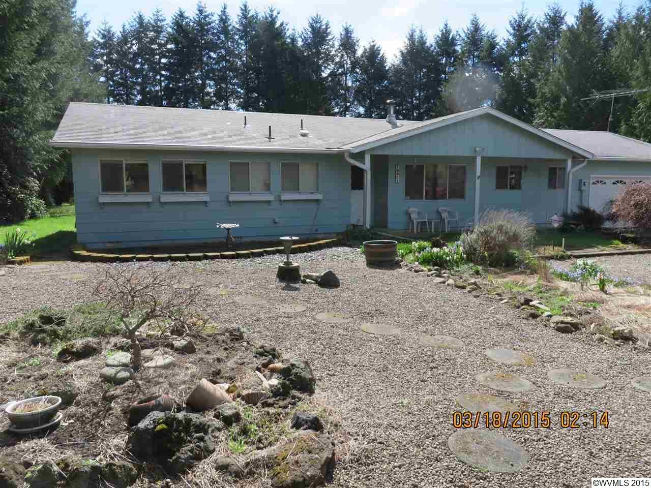 Property Photo: 10821 James Way Dr SE OR 97325
