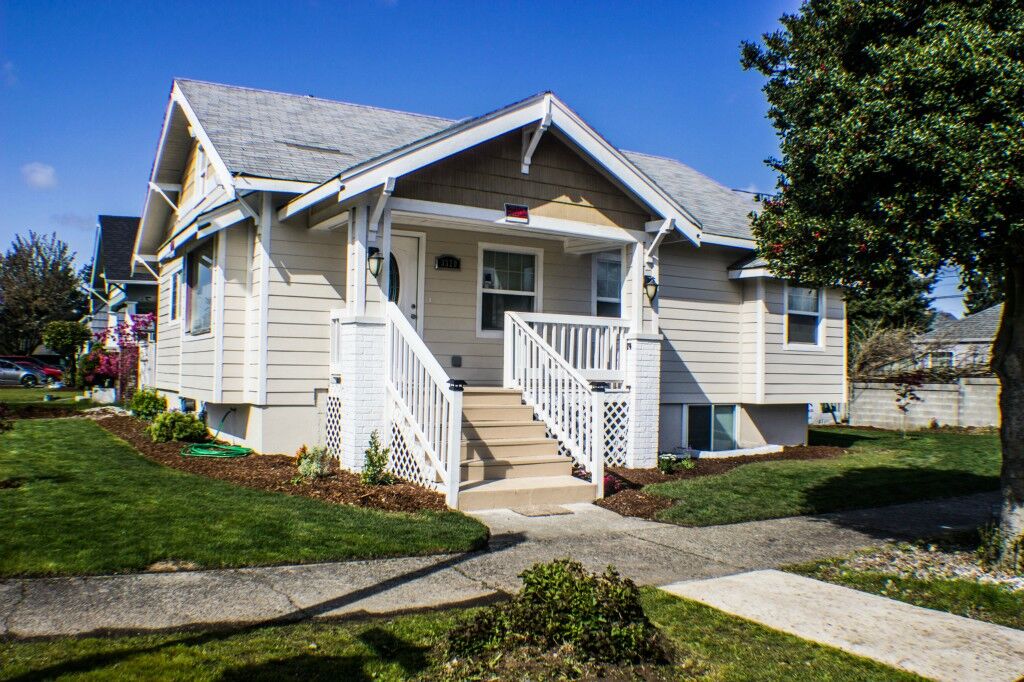 Property Photo:  3320 E I St  WA 98404 