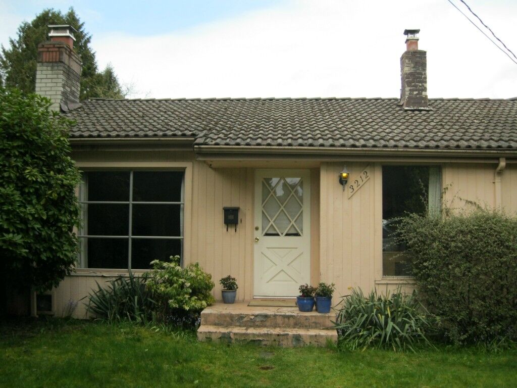 Property Photo:  3212 NE 85th St  WA 98115 