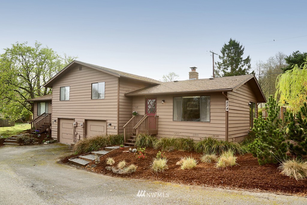 Property Photo: 574 Luhn Avenue WA 98260